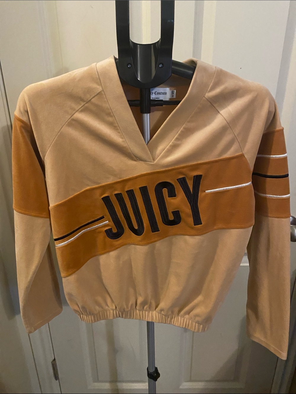 NWOT JUICY V NECK COLOR TAN/CARMEL SWEATER/TOP SIZE XSMALL